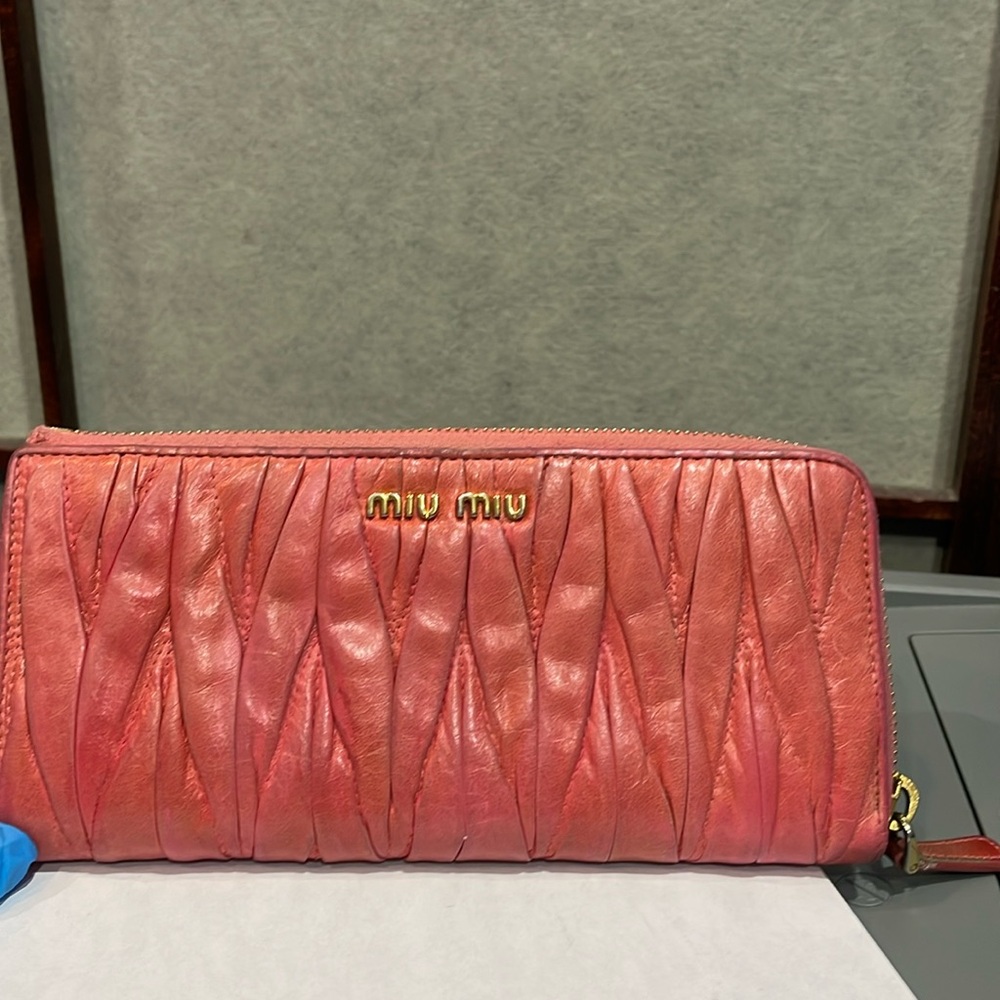 Miu Miu Materasse Long Wallet Zipper Pink Red Card Holder Ladies Bag